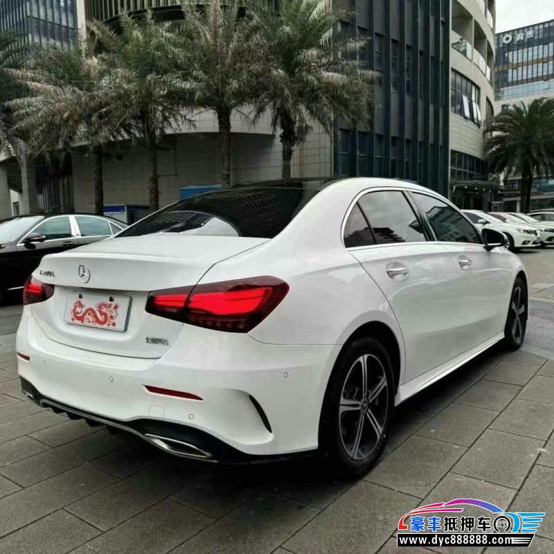 23年奔驰A轿车抵押车出售