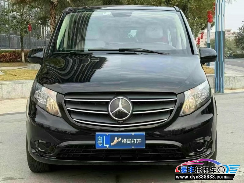 22年奔驰威霆轿车抵押车出售