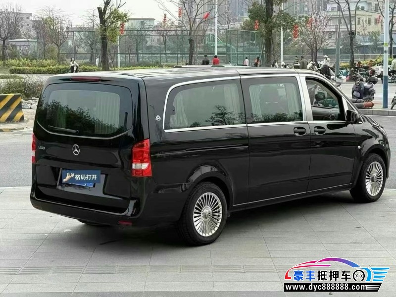 22年奔驰威霆轿车抵押车出售