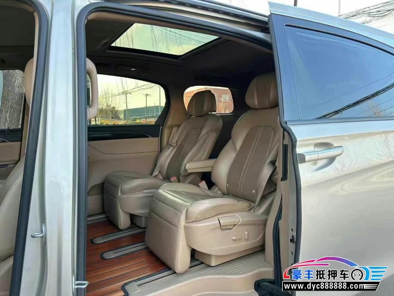 17年别克GL8轿车抵押车出售