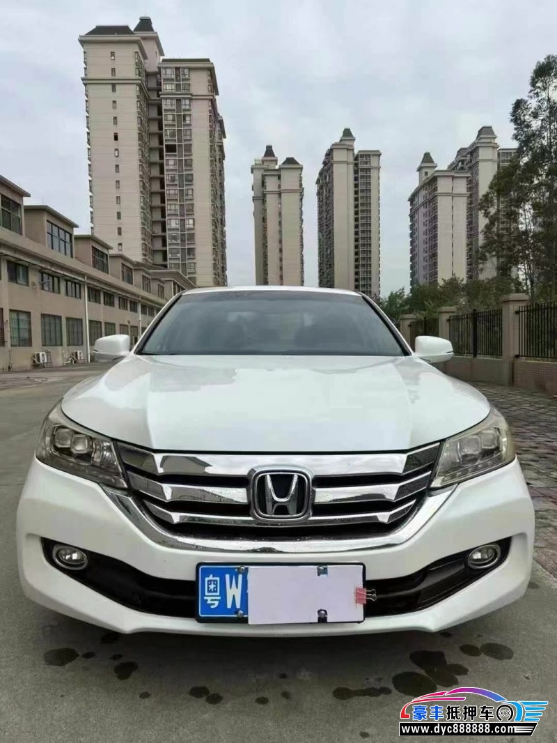 14年本田雅阁轿车抵押车出售