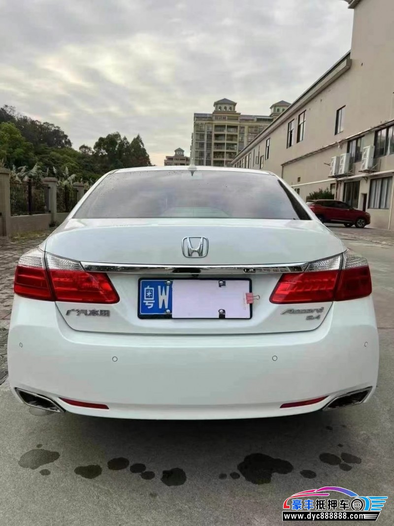 14年本田雅阁轿车抵押车出售