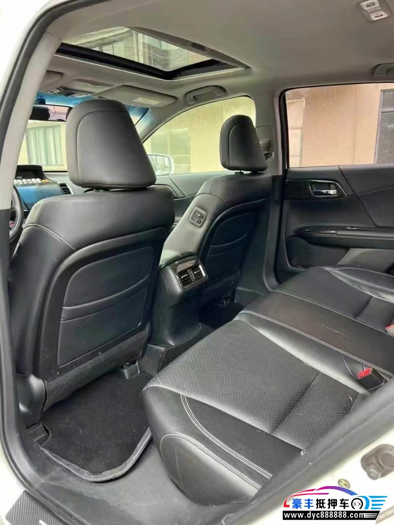 14年本田雅阁轿车抵押车出售