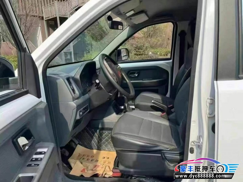 21年五菱汽车五菱征途轿车抵押车出售