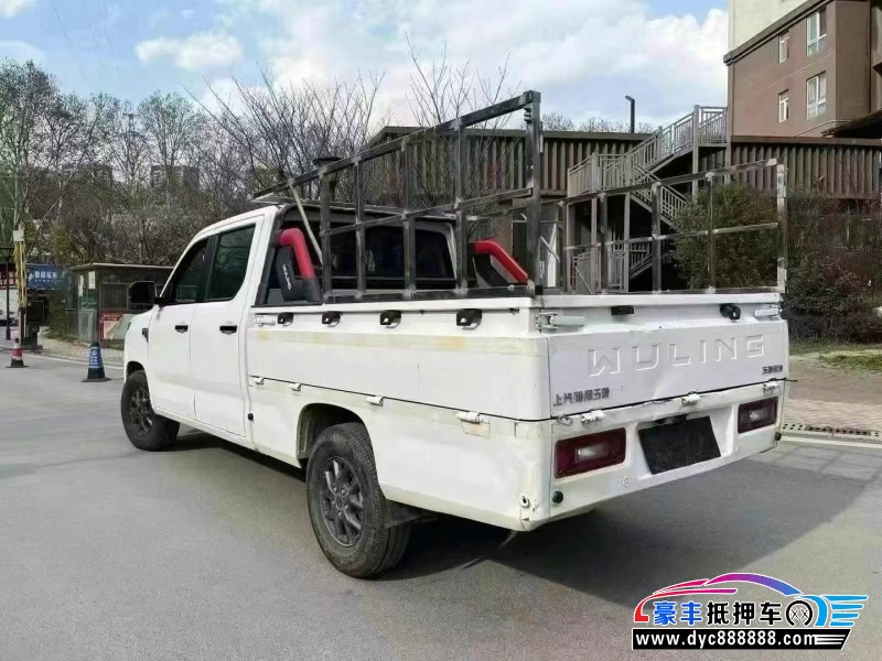 21年五菱汽车五菱征途轿车抵押车出售