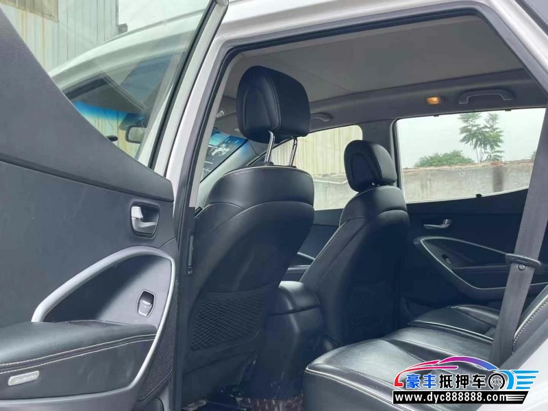 17年现代全新胜达SUV抵押车出售