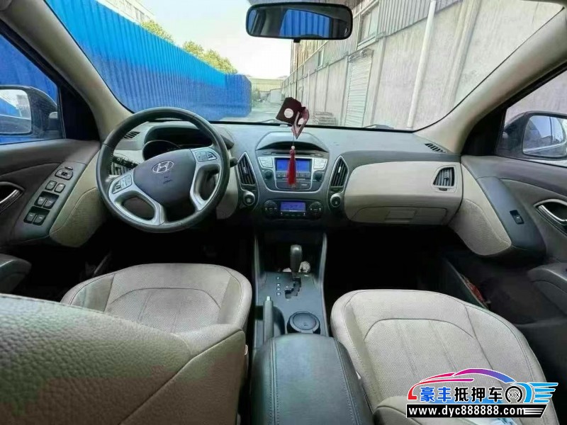 15年现代ix35轿车抵押车出售