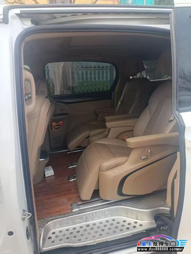 20年别克GL8轿车抵押车出售