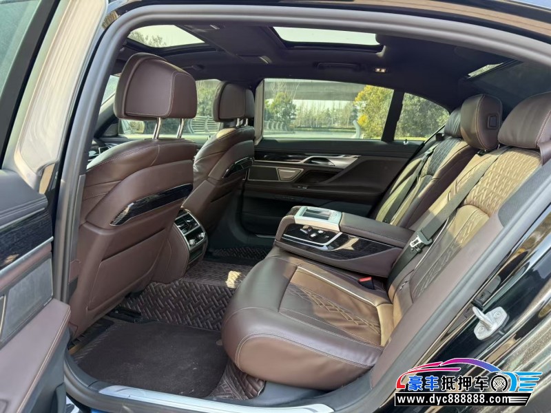 22年宝马7系轿车抵押车出售