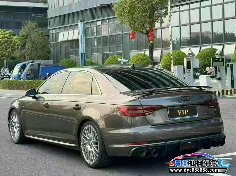 18年奥迪A4L轿车抵押车出售