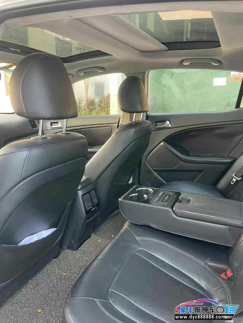 11年起亚K5轿车抵押车出售