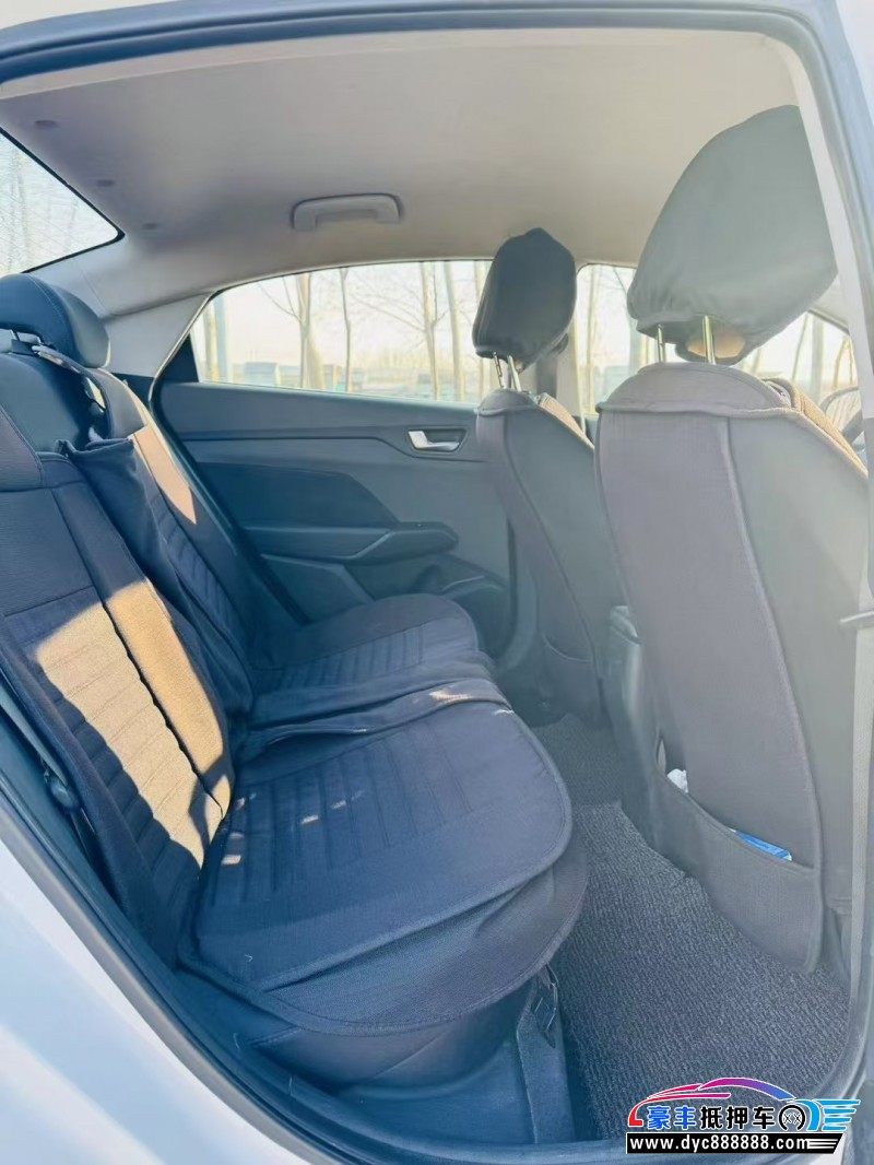 19年现代悦纳轿车抵押车出售