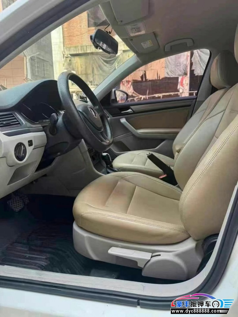 16年大众宝来轿车抵押车出售