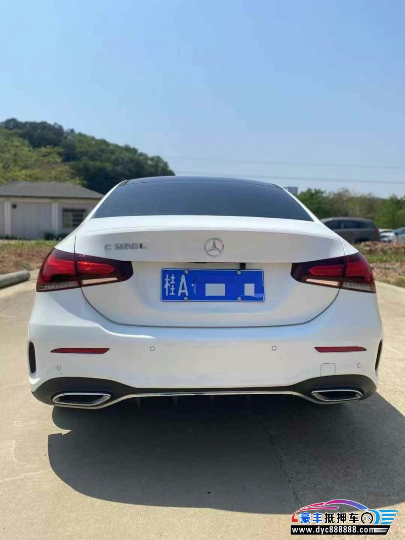 19年奔驰A轿车抵押车出售