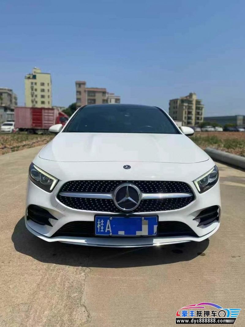 19年奔驰A轿车抵押车出售