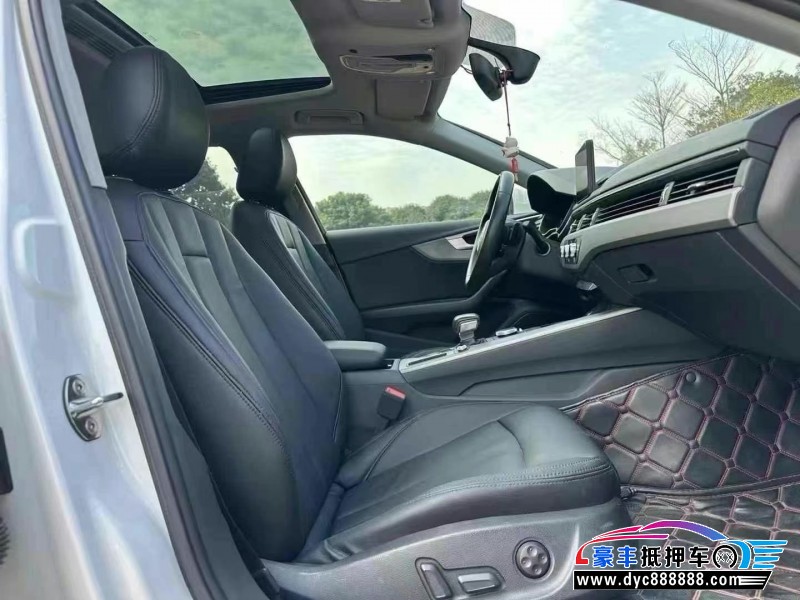 18年奥迪A4L轿车抵押车出售