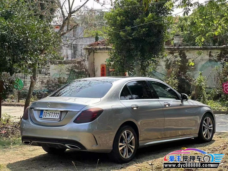 14年奔驰C轿车抵押车出售