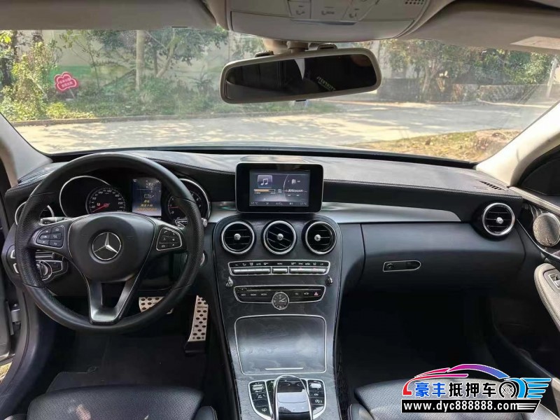 14年奔驰C轿车抵押车出售