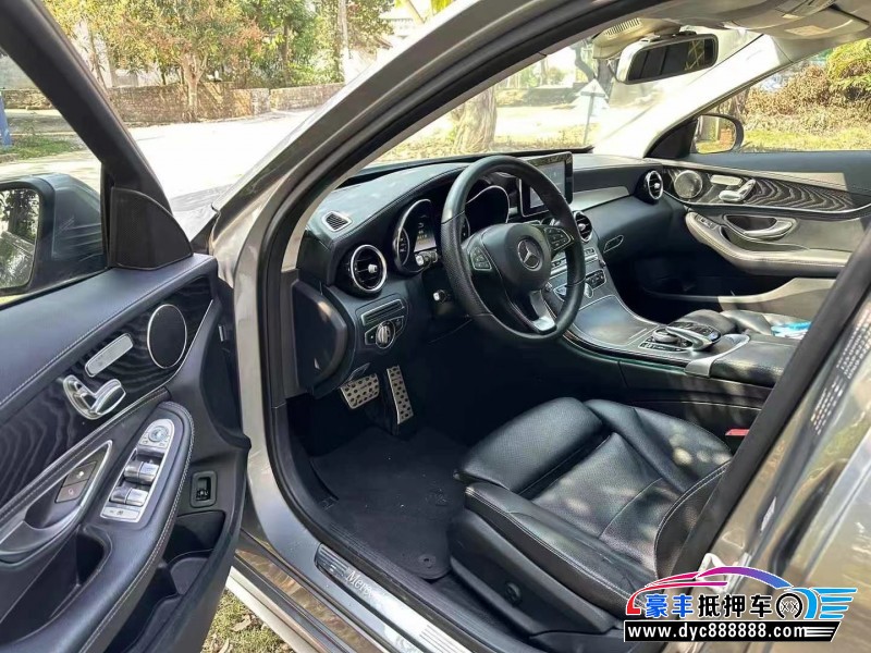 14年奔驰C轿车抵押车出售