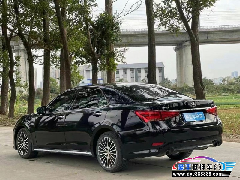 18年丰田皇冠轿车抵押车出售