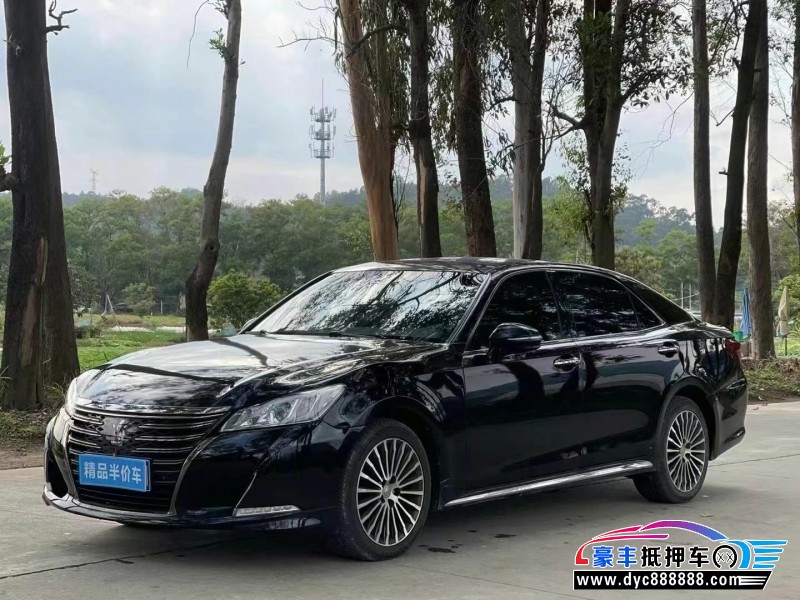 18年丰田皇冠轿车抵押车出售