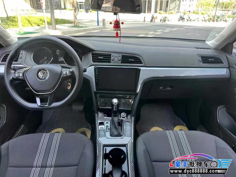 18年大众凌渡轿车抵押车出售