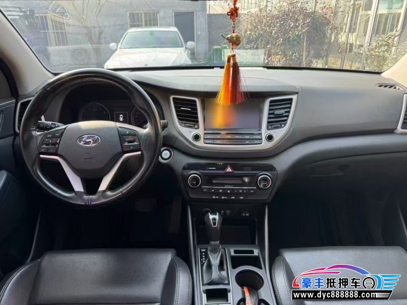 16年现代途胜轿车抵押车出售