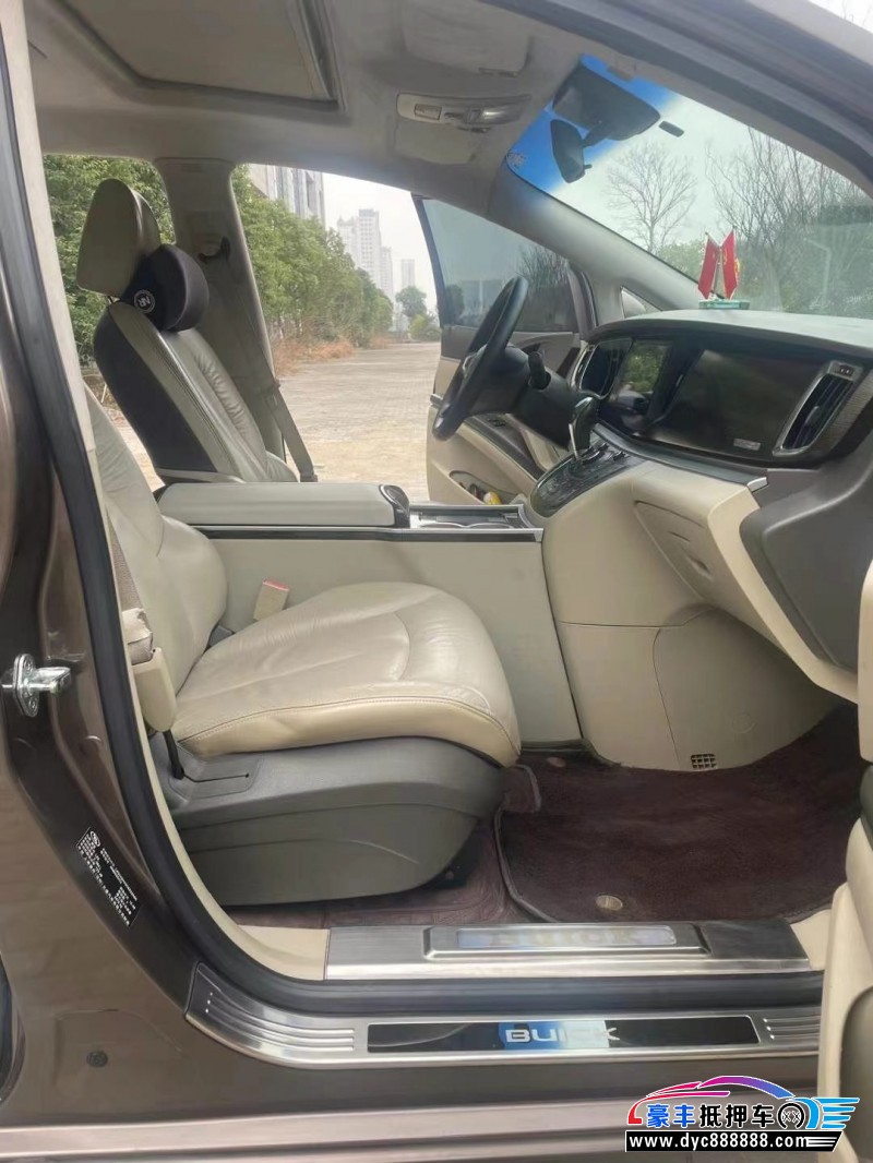 12年别克GL8轿车抵押车出售