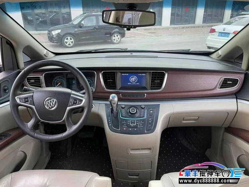 15年别克GL8轿车抵押车出售