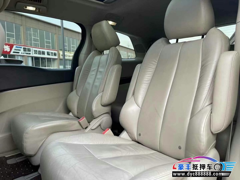 15年别克GL8轿车抵押车出售