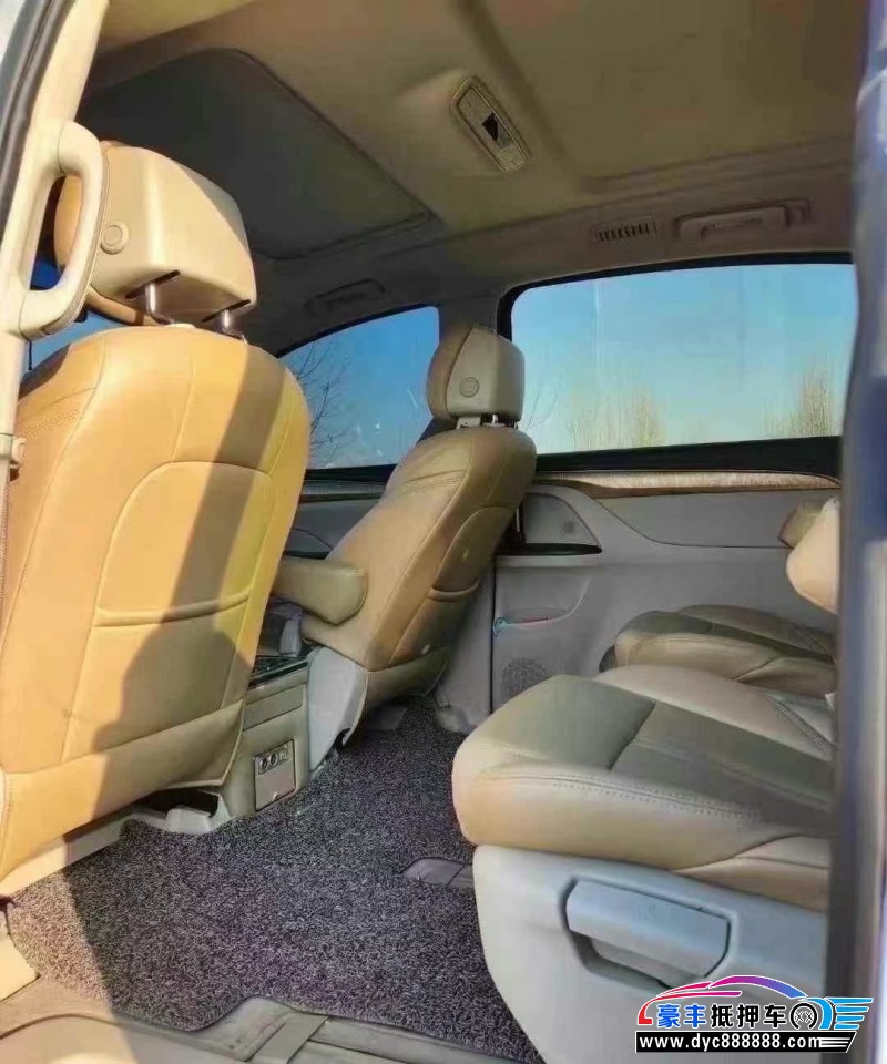 17年别克GL8轿车抵押车出售