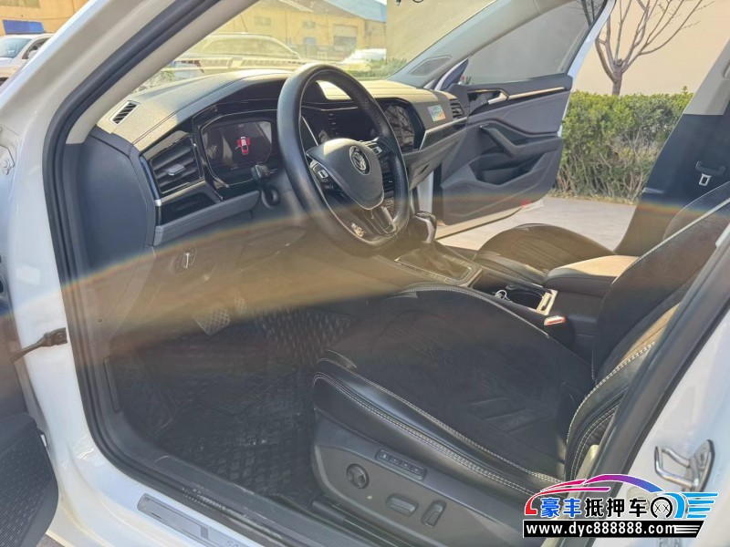 22年大众速腾轿车抵押车出售