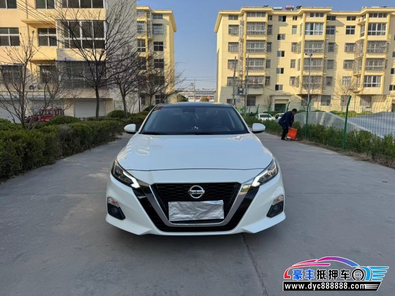 22年日产天籁轿车抵押车出售
