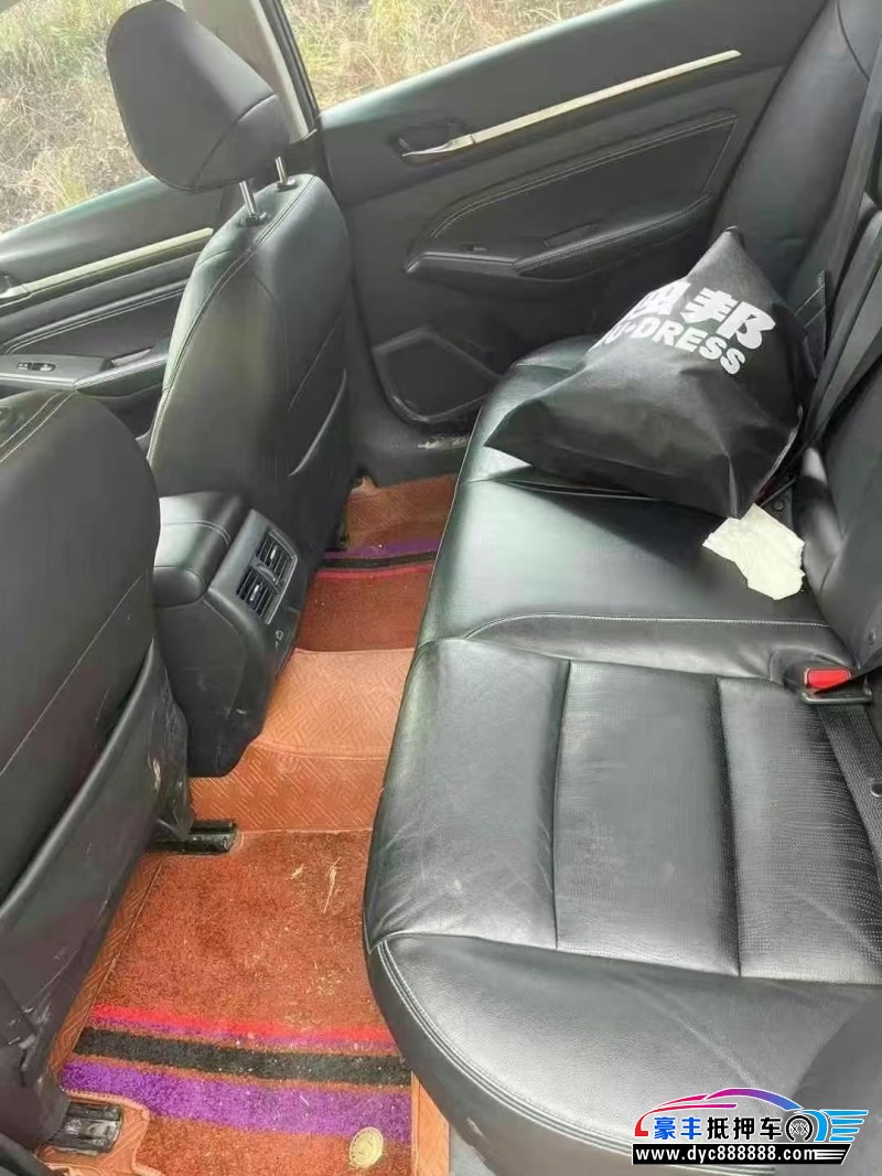 21年日产天籁轿车抵押车出售