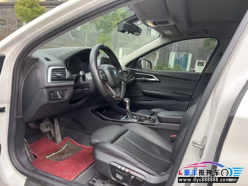 18年宝马1系轿车抵押车出售