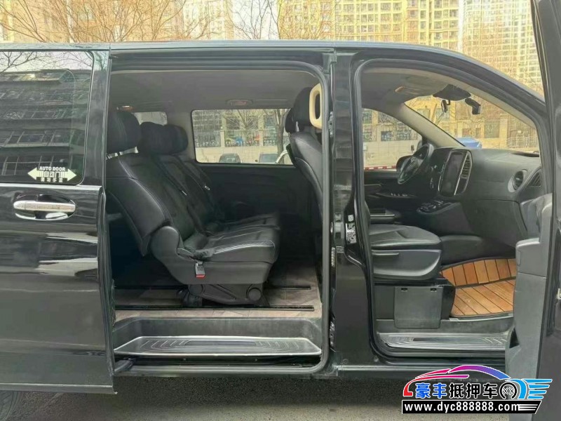 19年奔驰威霆轿车抵押车出售