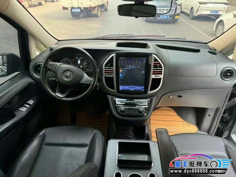 19年奔驰威霆轿车抵押车出售