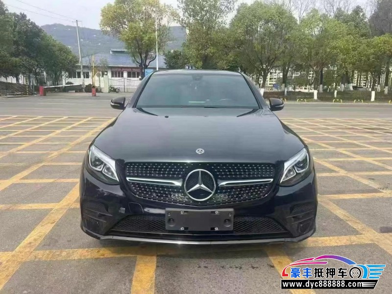18年奔驰GLC轿车抵押车出售
