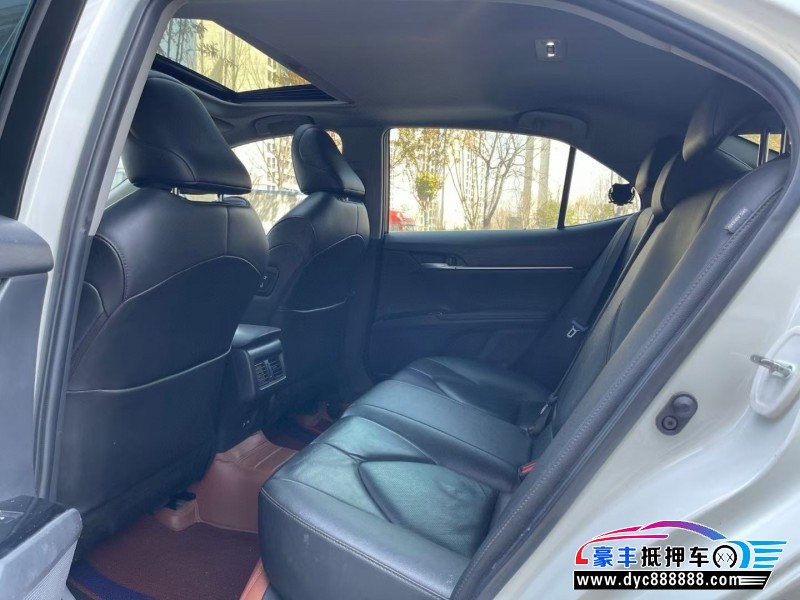 21年丰田凯美瑞轿车抵押车出售