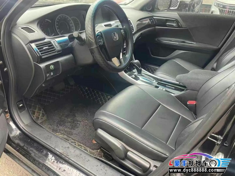 18年本田雅阁轿车抵押车出售