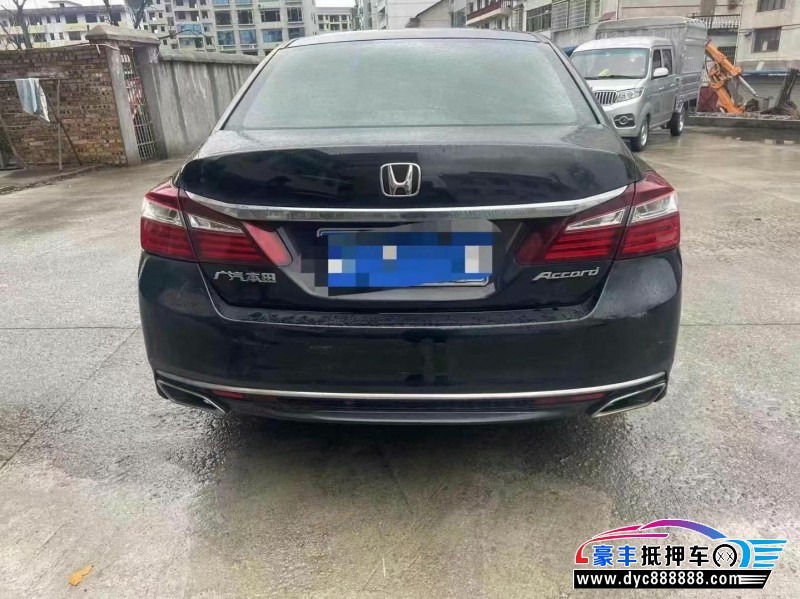 18年本田雅阁轿车抵押车出售