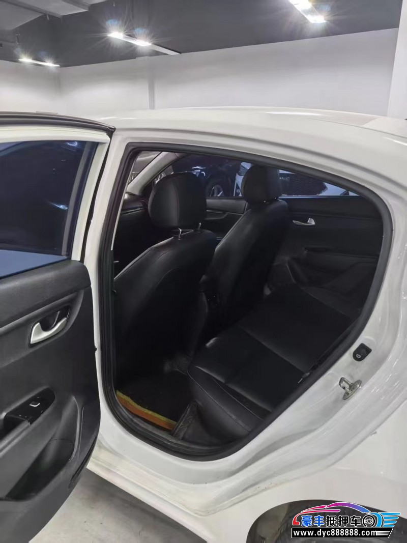 18年起亚K2轿车抵押车出售