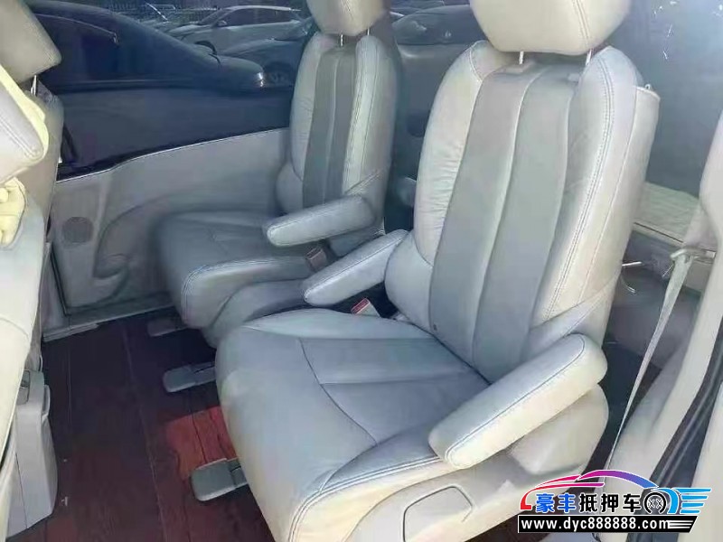 16年别克GL8轿车抵押车出售