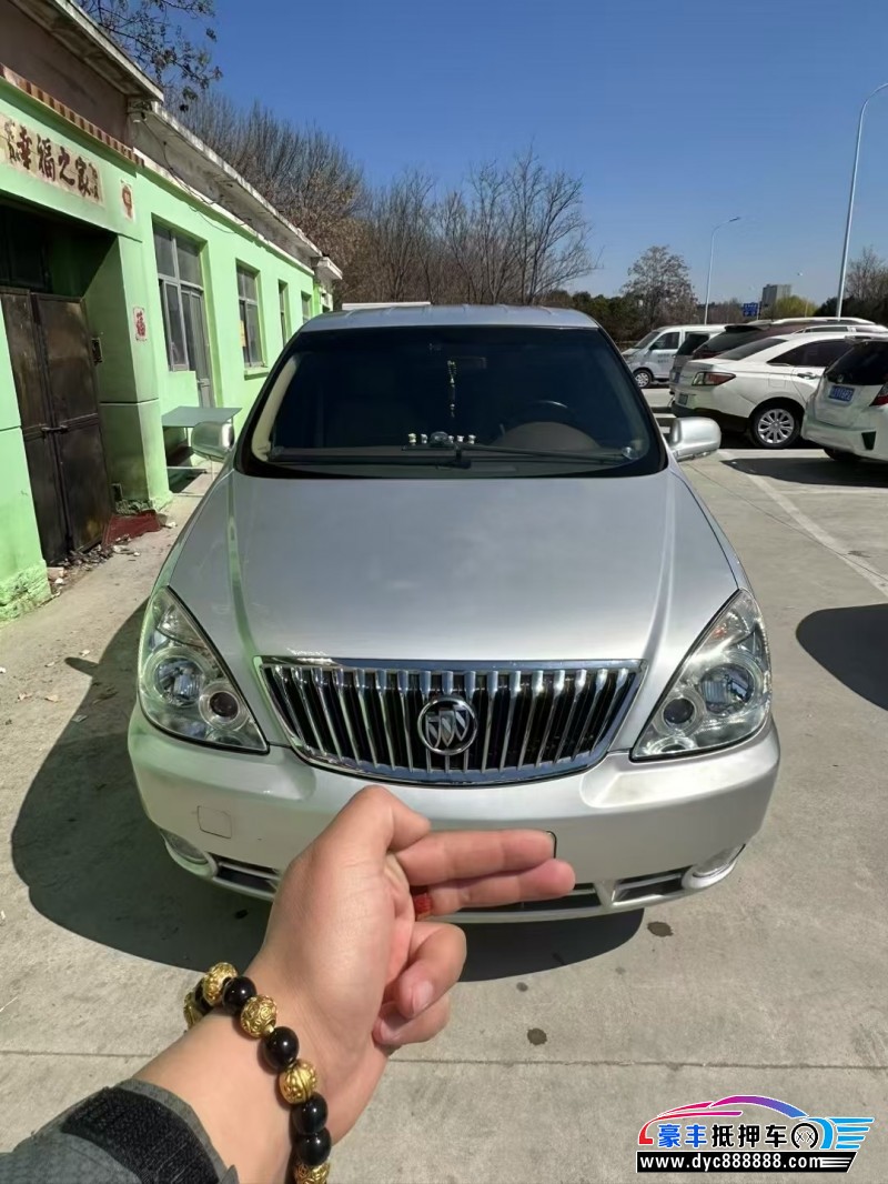 16年别克GL8轿车抵押车出售