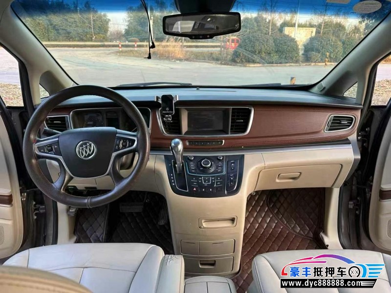 16年别克GL8轿车抵押车出售