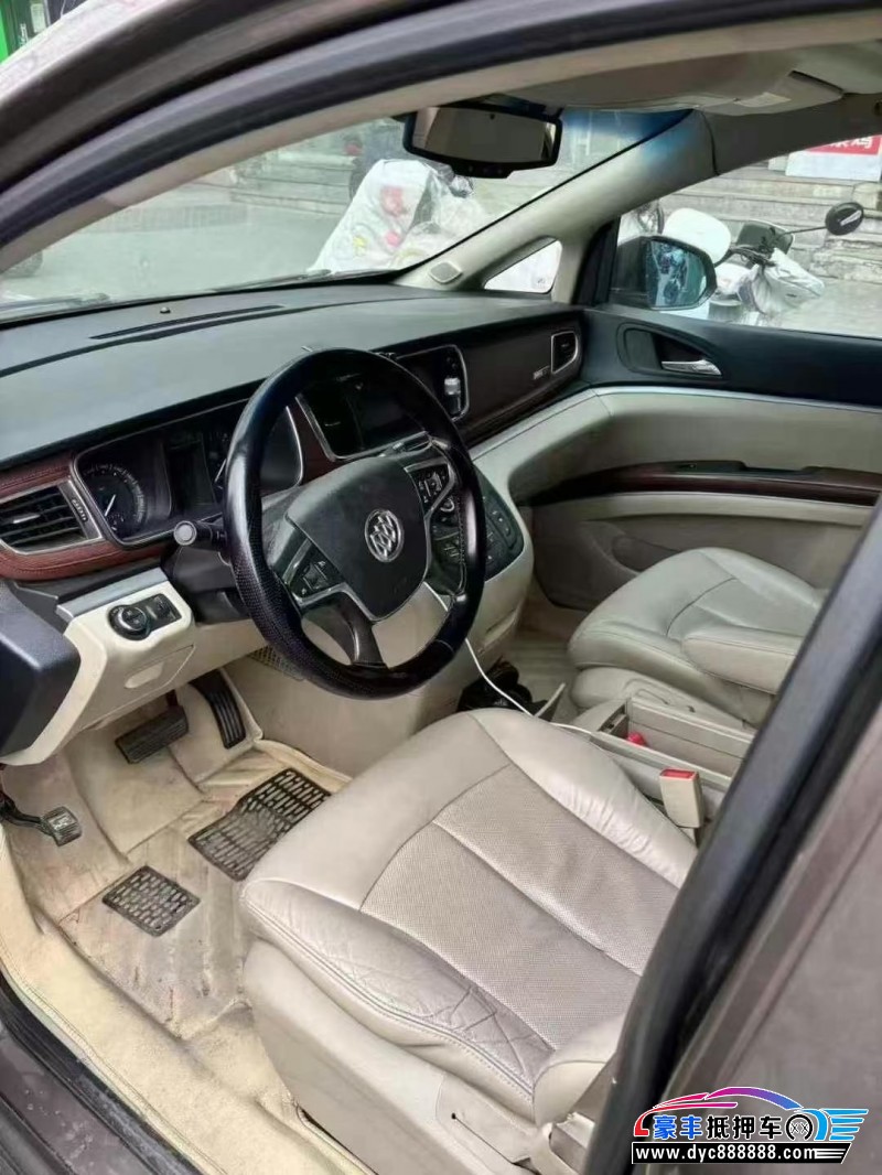 15年别克GL8轿车抵押车出售