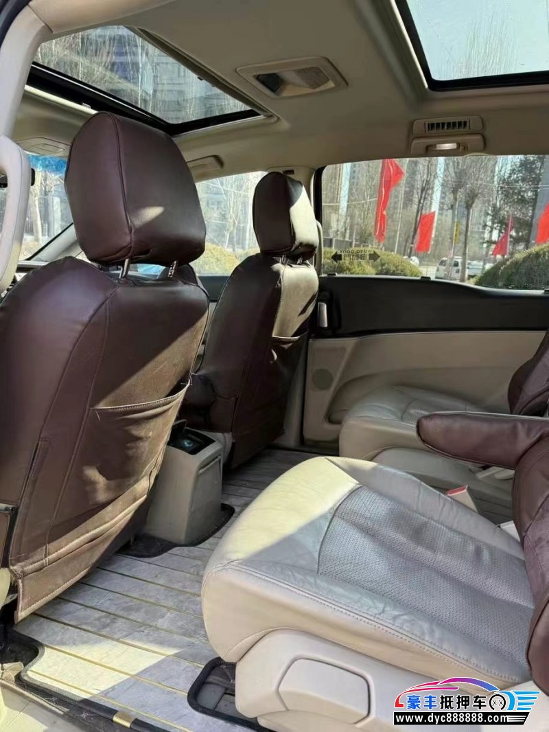 15年别克GL8轿车抵押车出售