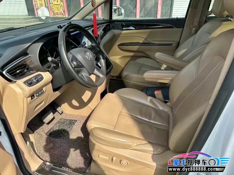 17年别克GL8轿车抵押车出售