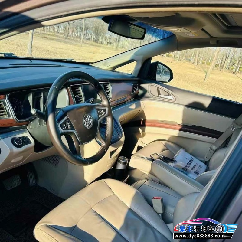 17年别克GL8轿车抵押车出售