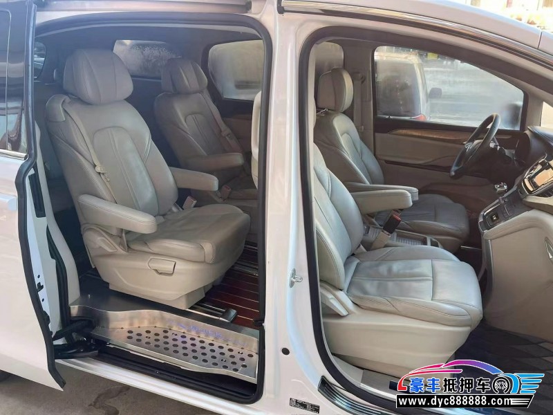 17年别克GL8轿车抵押车出售